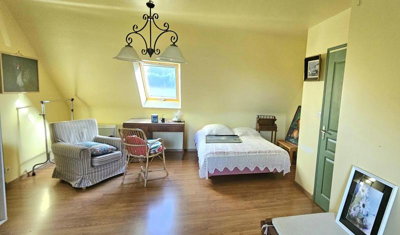 Maison - 202 m² - 9 pièces