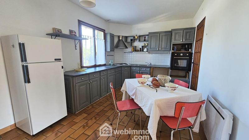 Maison - 232 m² - 10 pièces