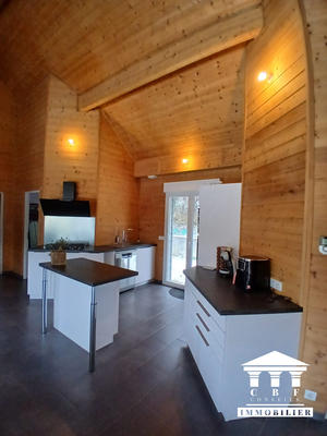 Maison - 93 m² - 5 pièces