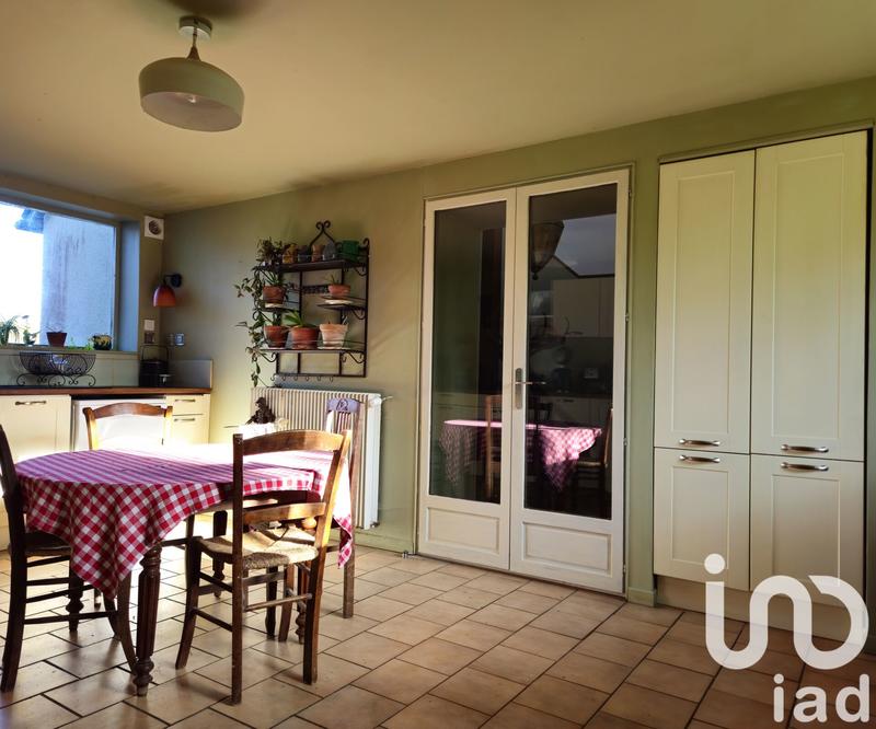 Maison - 212 m² - 7 pièces