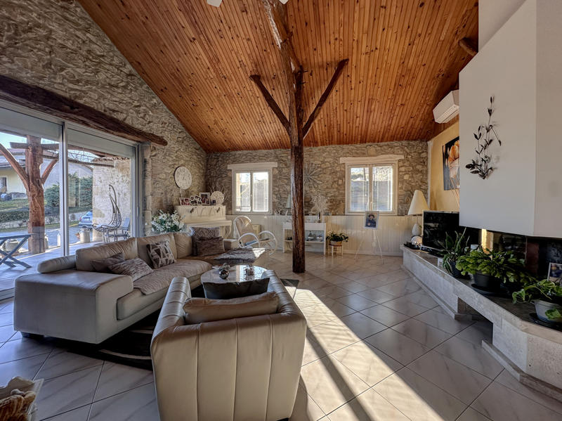 Maison - 213 m² - 7 pièces