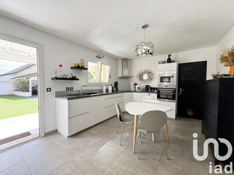 Maison - 176 m² - 9 pièces