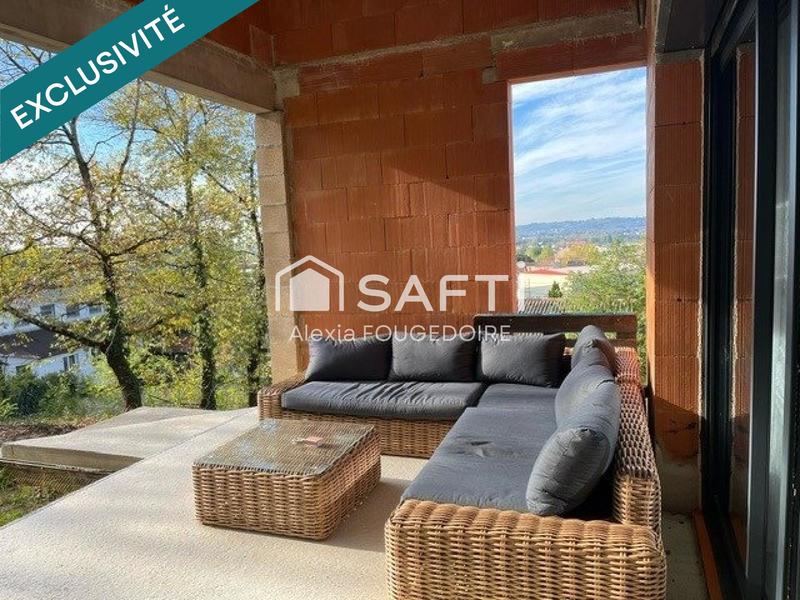 Maison - 230 m² - 6 pièces