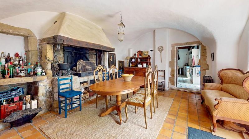 Propriété - 240 m² - 4 pièces