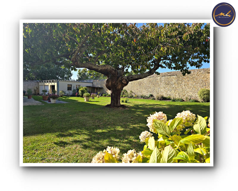 Maison traditionnelle - 200 m² - 8 pièces