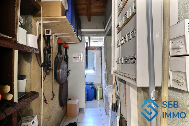 Local commercial - 202 m² - 7 pièces