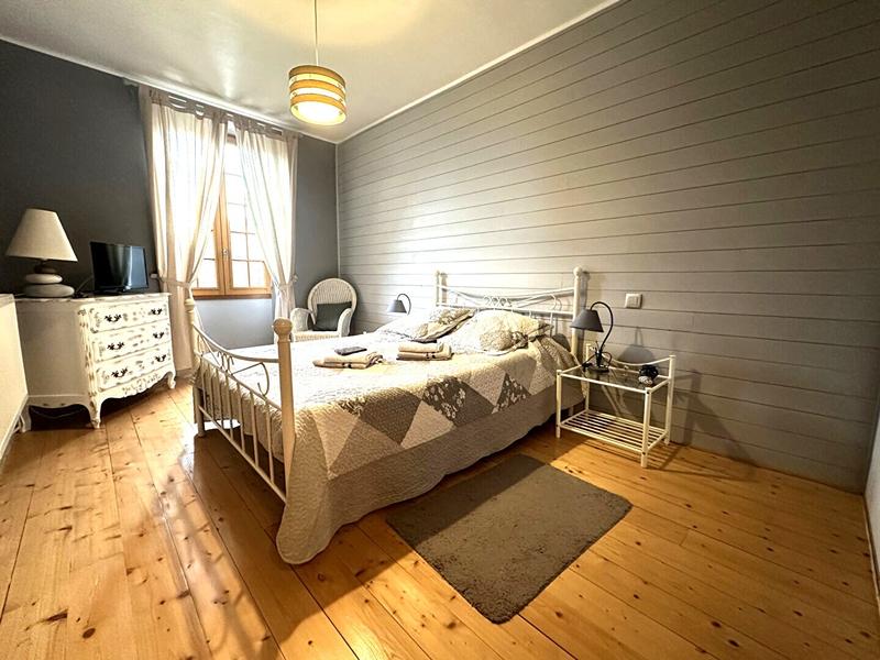 Maison - 271 m² - 7 pièces