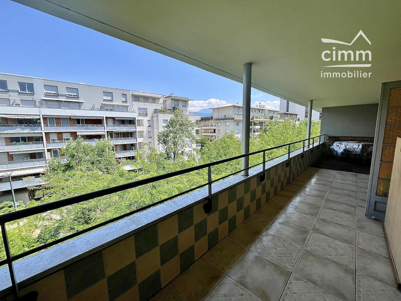 Appartement - 82 m² - 4 pièces