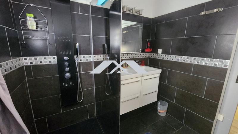 Maison traditionnelle - 185 m² - 6 pièces