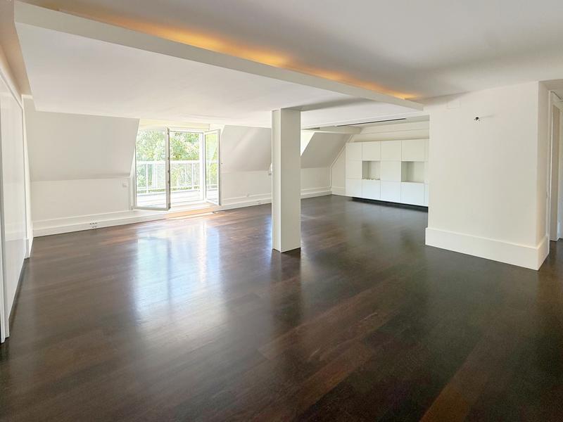 Appartement - 272 m² - 6 pièces