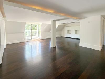 Appartement - 272 m² - 6 pièces