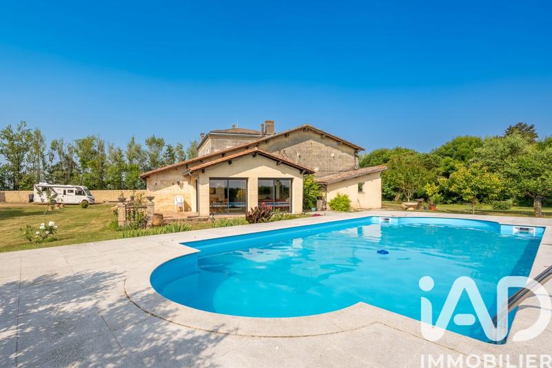 Maison - 409 m² - 10 pièces