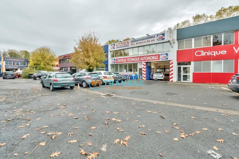 Local d'activité / Entrepôt - 353 m²