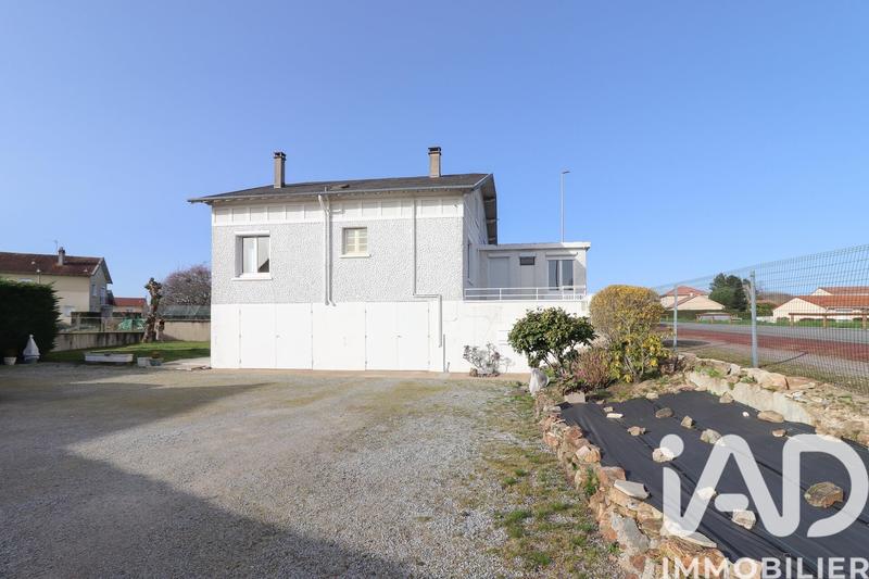 Maison - 302 m² - 10 pièces