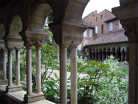 Cloitre de la collegiale Saint Salvy
