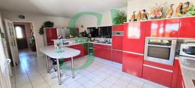 Maison - 232 m² - 8 pièces