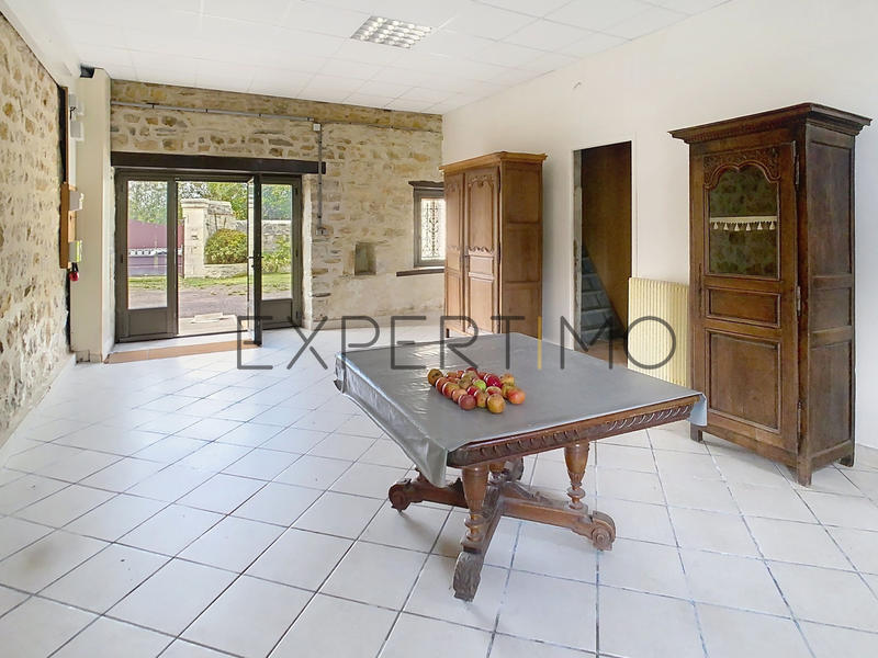 Maison - 240 m² - 9 pièces