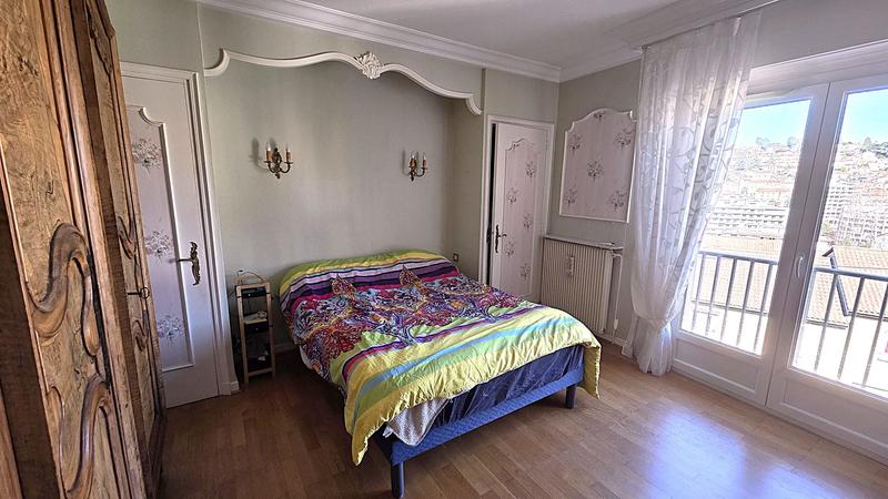 Appartement - 143 m² - 5 pièces