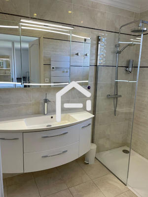 Maison de ville - 220 m² - 9 pièces