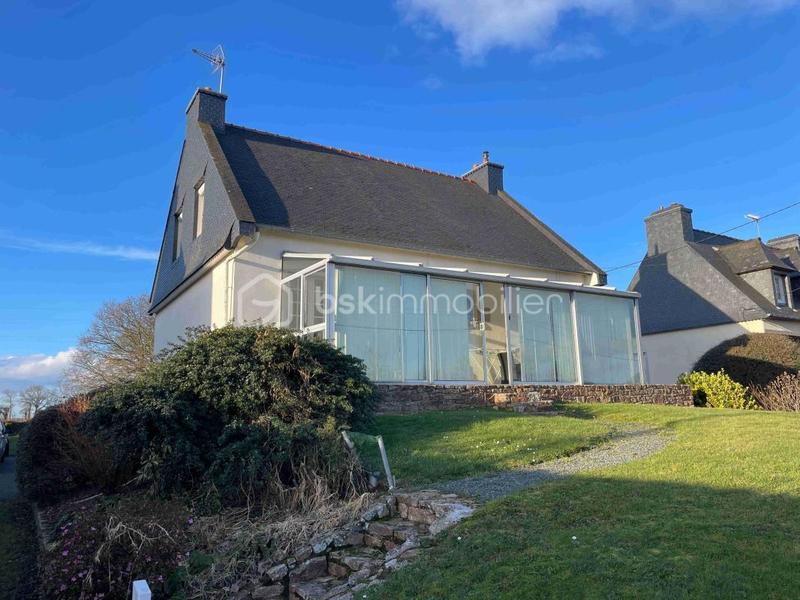 Maison traditionnelle - 117 m² - 6 pièces