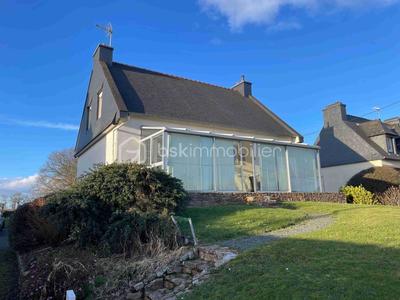 Maison traditionnelle - 117 m² - 6 pièces