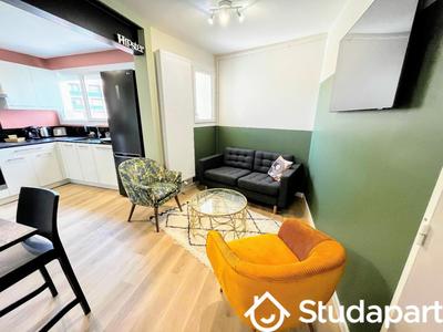 Chambre - 10 m² - 1 pièce