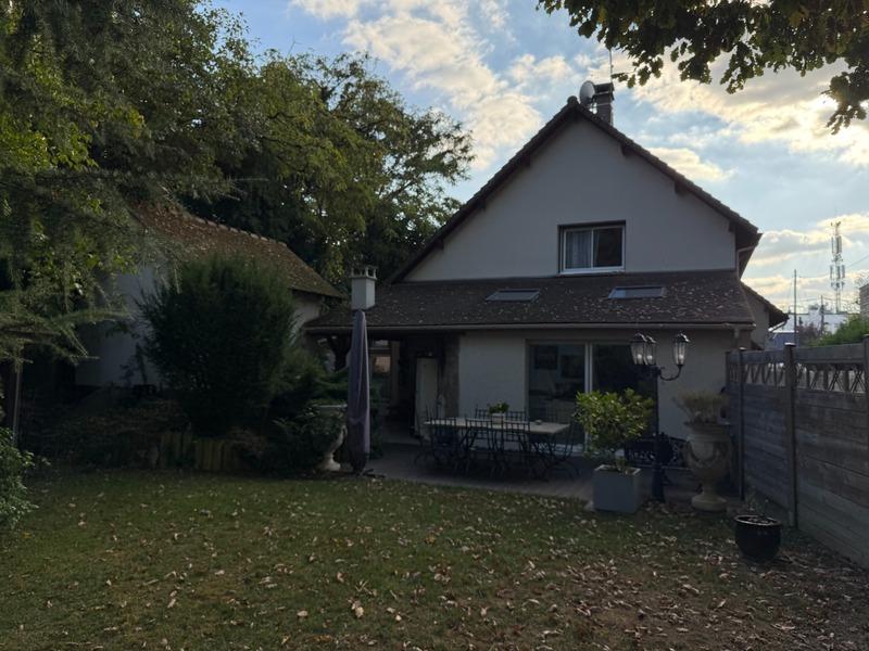 Maison - 170 m² - 5 pièces