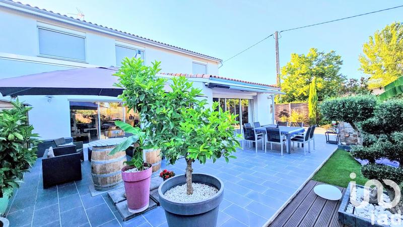 Maison - 214 m² - 7 pièces