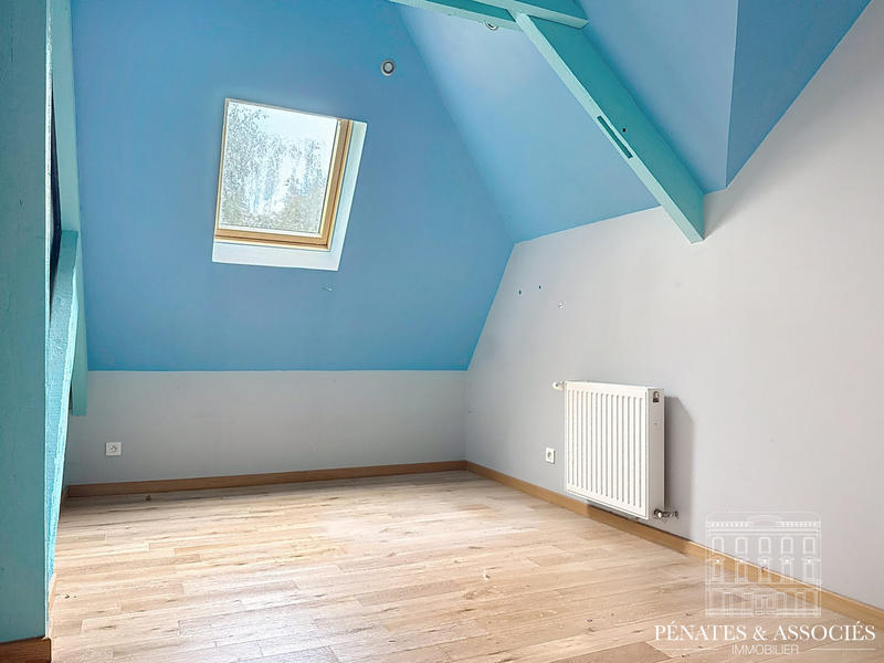 Maison - 241 m² - 8 pièces