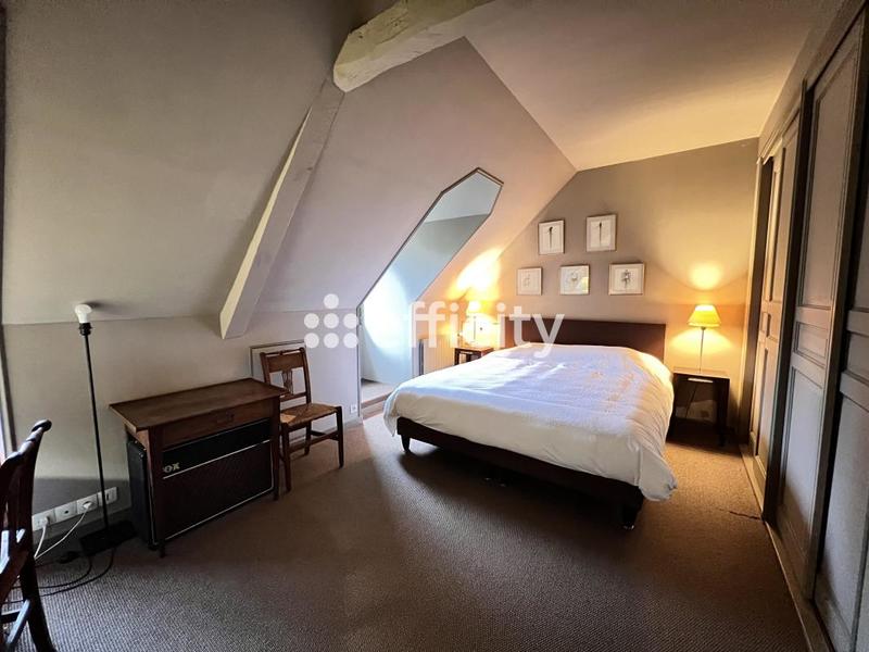 Maison - 447 m² - 12 pièces