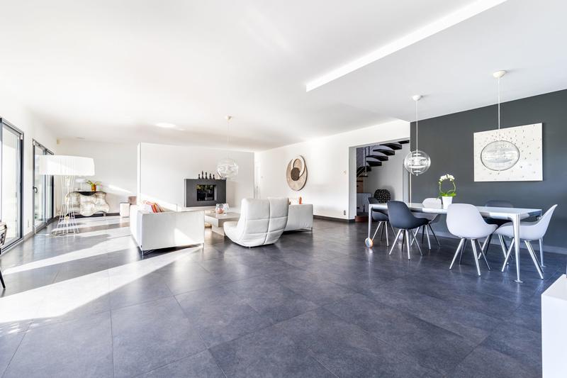 Maison contemporaine - 287 m² - 7 pièces