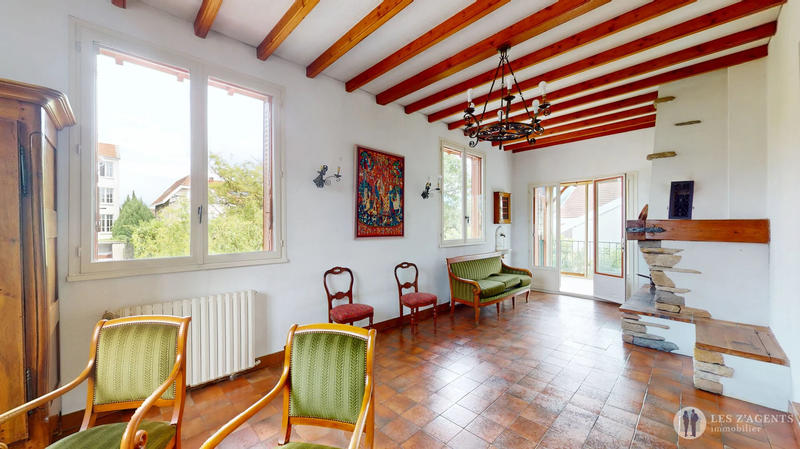 Maison - 299 m² - 8 pièces