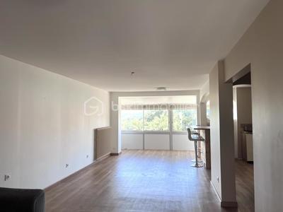 Maison - 144 m² - 7 pièces