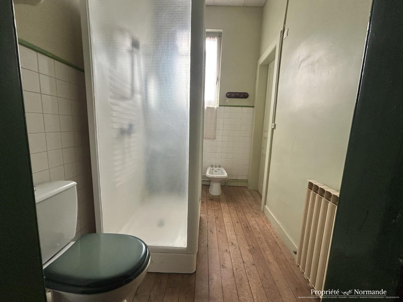 Maison - 204 m² - 7 pièces