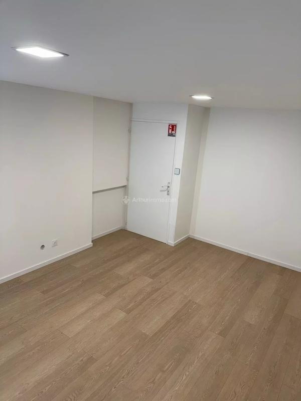 Bureau - 219 m² - 10 pièces