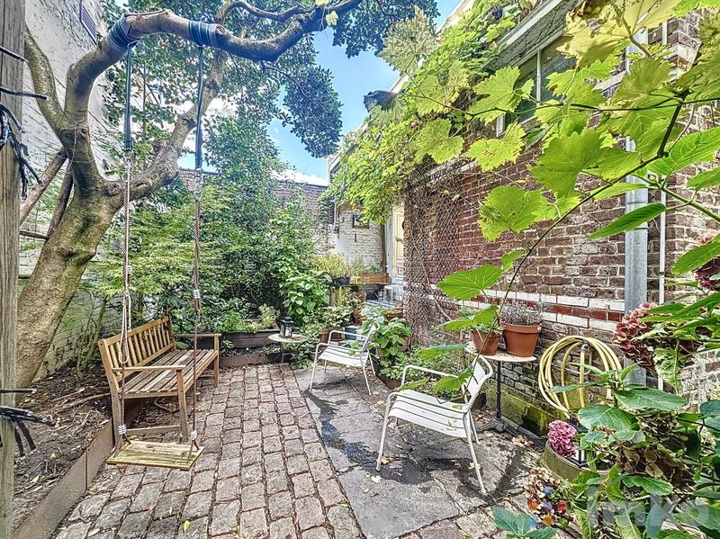 Maison - 252 m² - 8 pièces