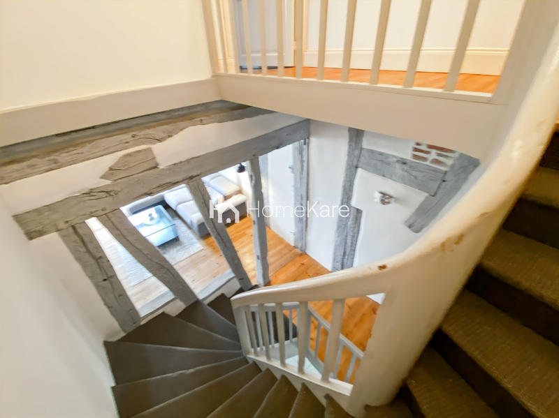 Maison - 180 m² - 6 pièces