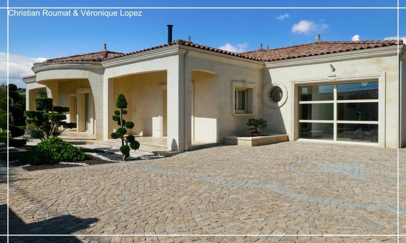 Maison - 207 m² - 5 pièces