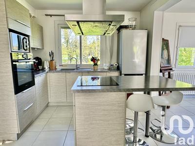 Maison - 202 m² - 9 pièces