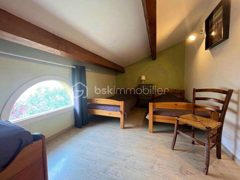 Maison - 265 m² - 13 pièces