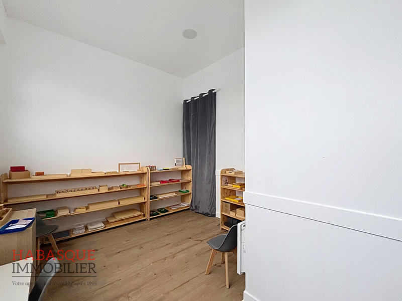 Local commercial - 11 m² - 1 pièce