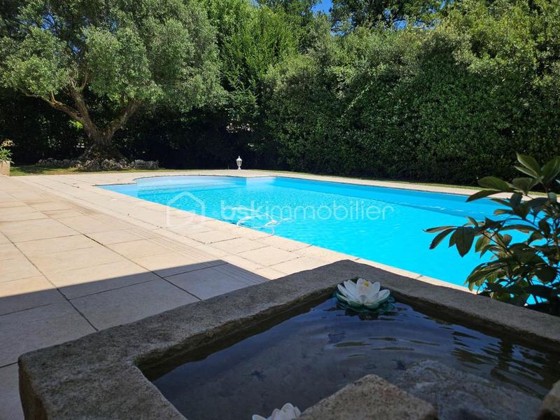 Maison traditionnelle - 244 m² - 5 pièces