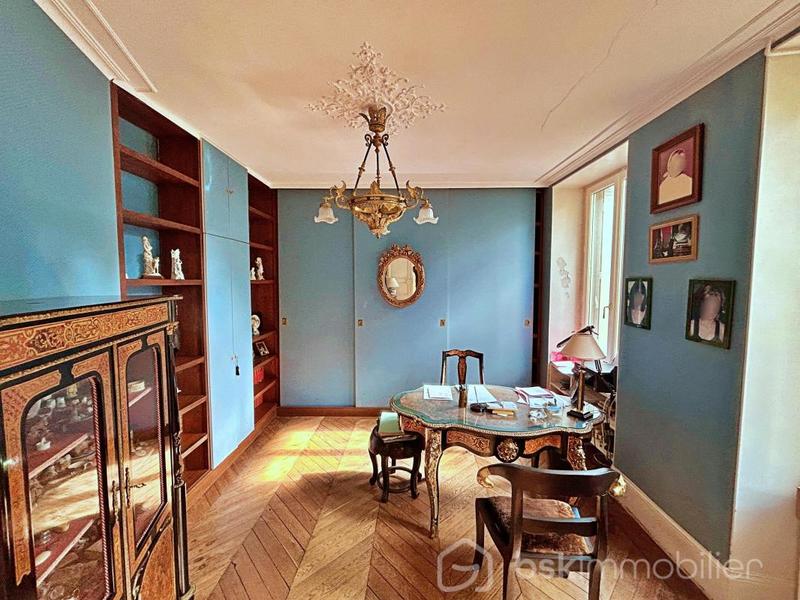 Maison de maîtres - 317 m² - 11 pièces