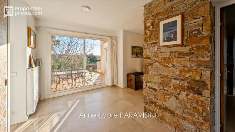 Maison - 205 m² - 5 pièces