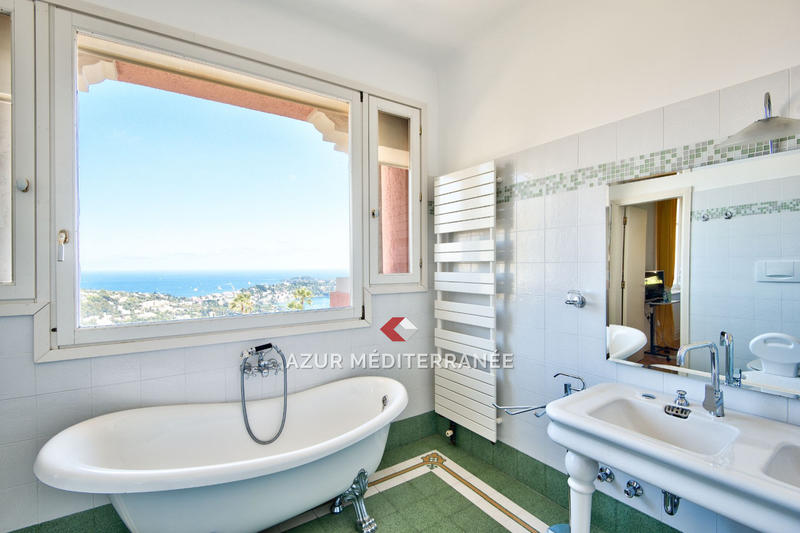 Villa - 240 m² - 6 pièces