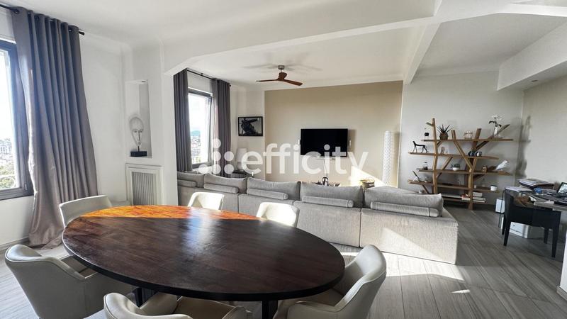 Appartement - 170 m² - 5 pièces