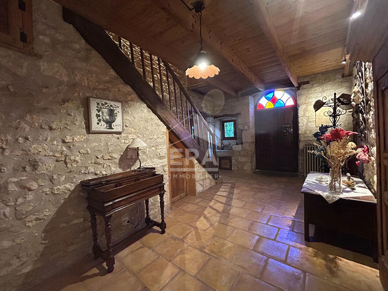 Maison - 512 m² - 14 pièces