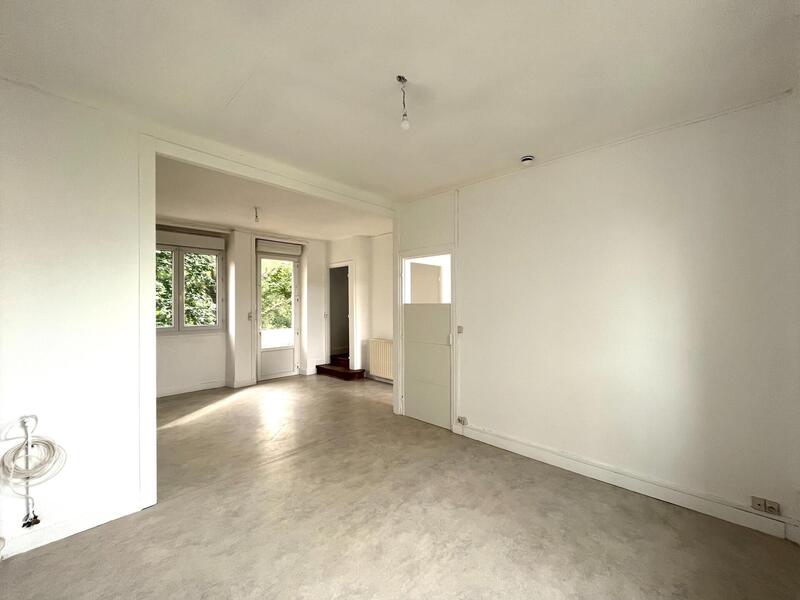 Maison - 205 m² - 10 pièces