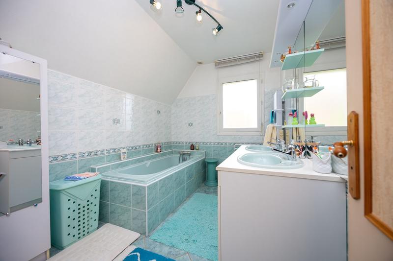 Maison - 107 m² - 5 pièces