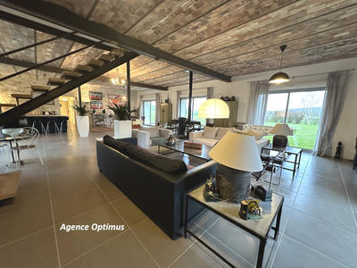 Propriété - 232 m² - 7 pièces